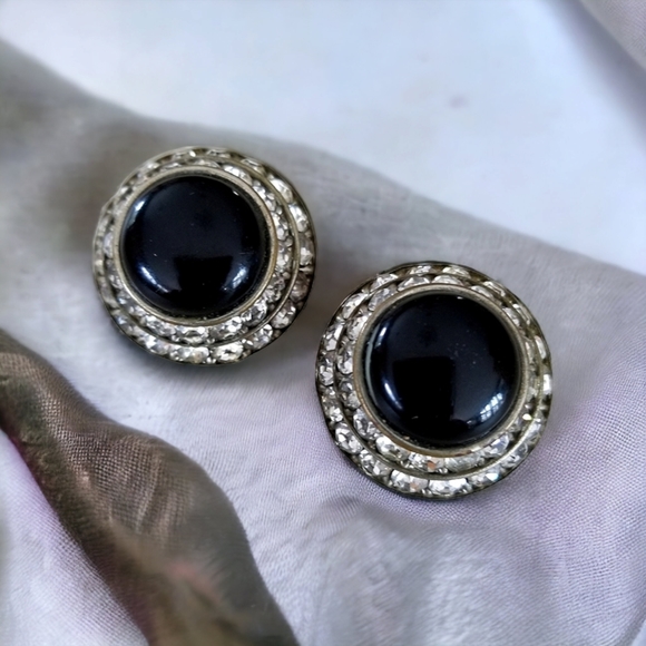 Vintage 1950s Mid Century Round Black Acrylic Bead Rhinestone Clip On Earrings - Picture 2 of 12